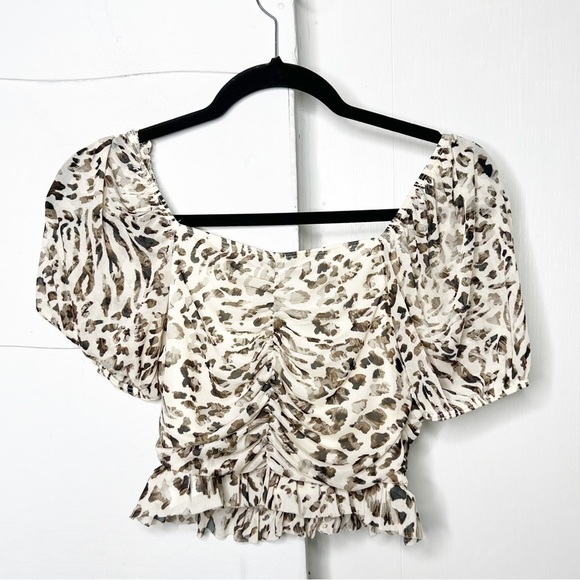 NEW with tags Urban Outfitters Leopard print puff sleeve top - Picture 2 of 5